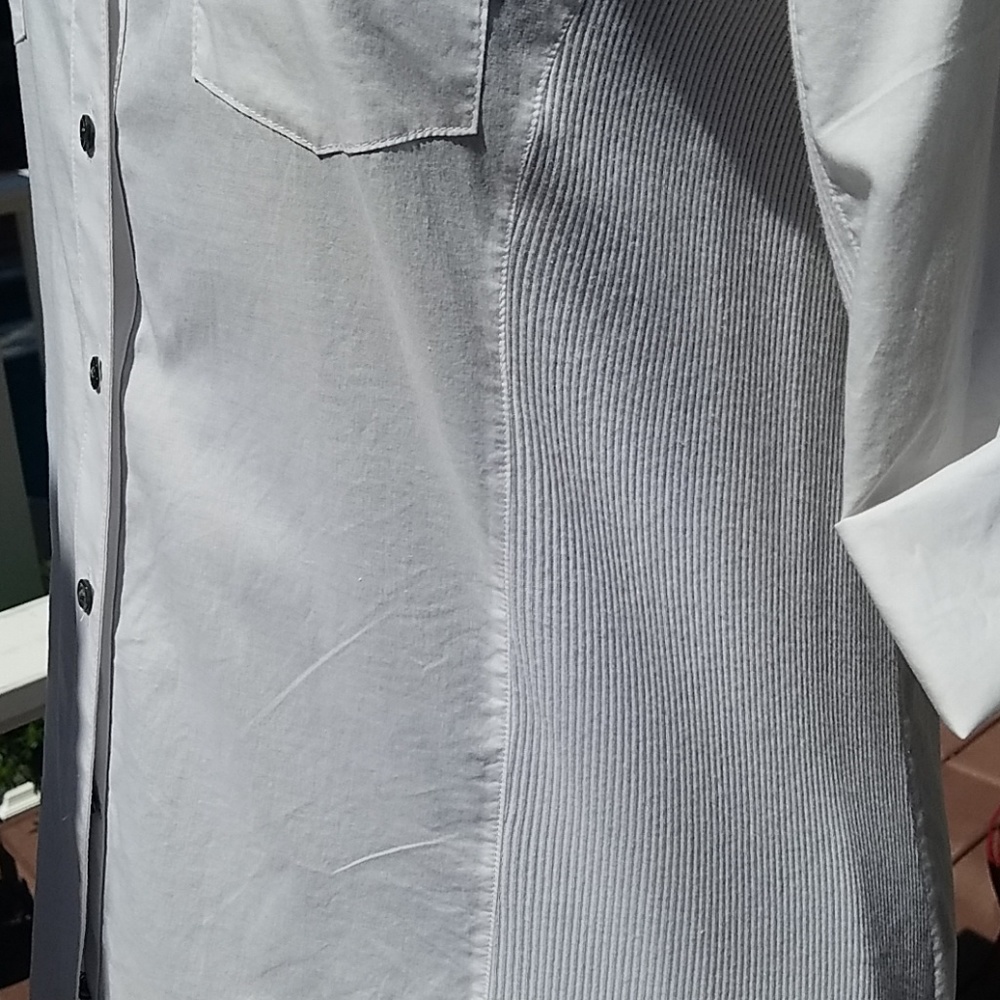 Tops by Threads - Picture 5 of 6